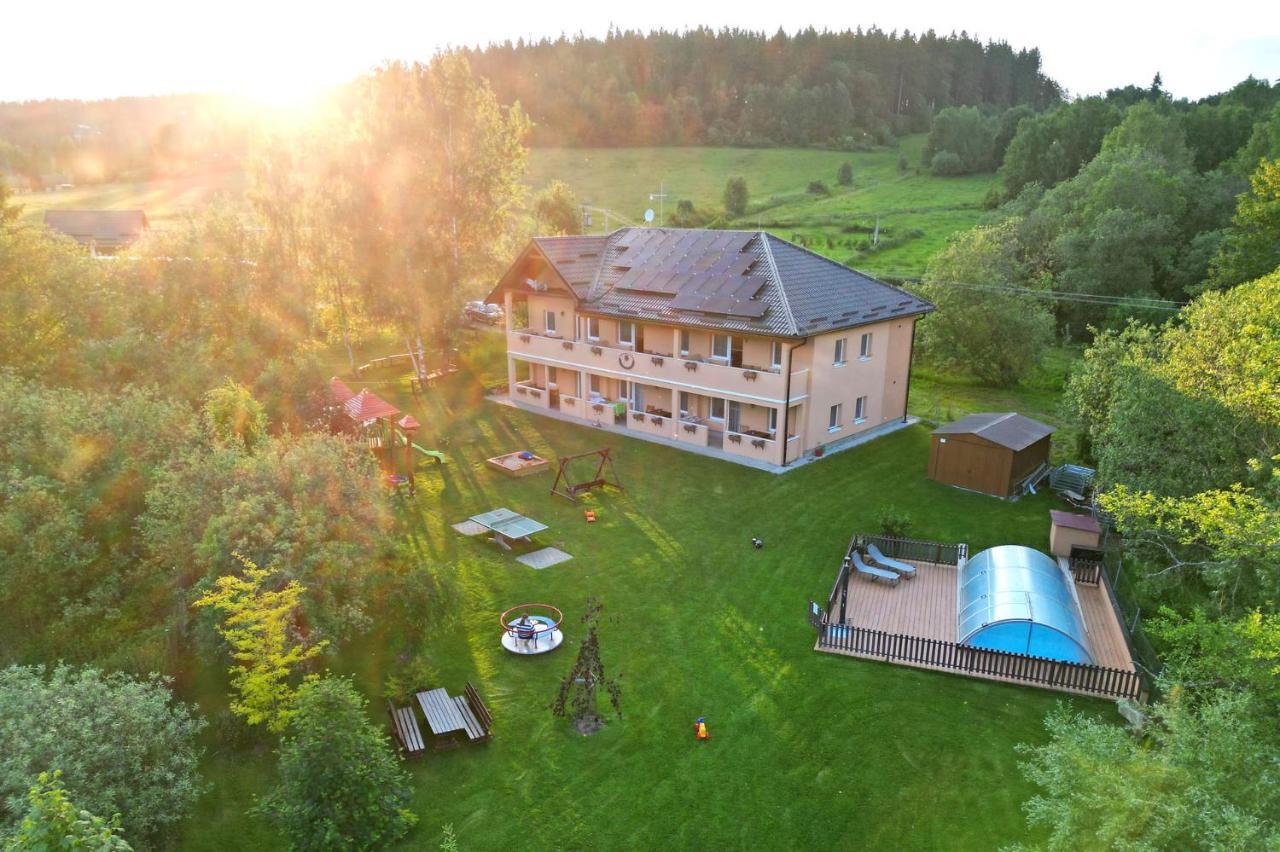 Apartments Nad Rybniky Horní Planá Dış mekan fotoğraf